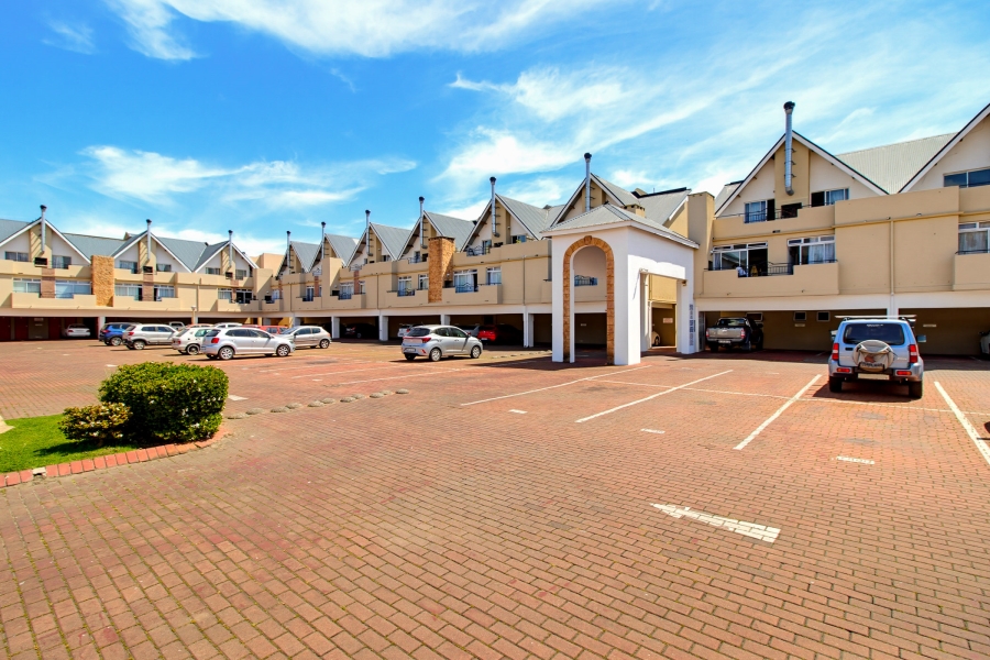 1 Bedroom Property for Sale in Whispering Pines Western Cape